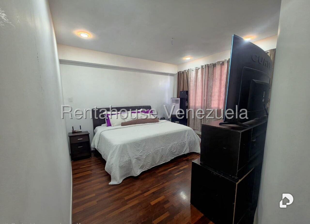 Apartamento en La Florida, Caracas – 11