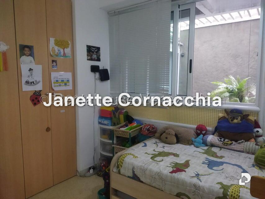 Apartment in Campo Alegre, Caracas – 24