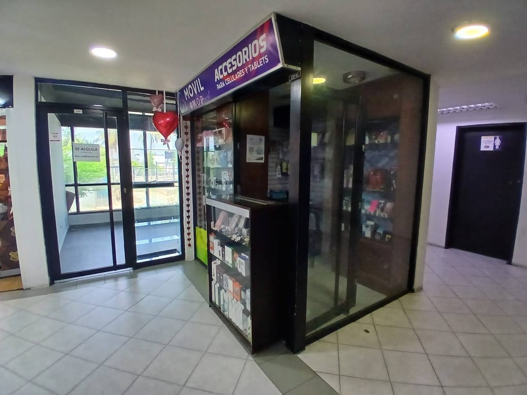 Local comercial en Avenida El Milagro, Maracaibo - 1