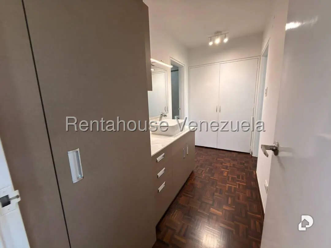 Apartamento en San Román, Caracas – 21