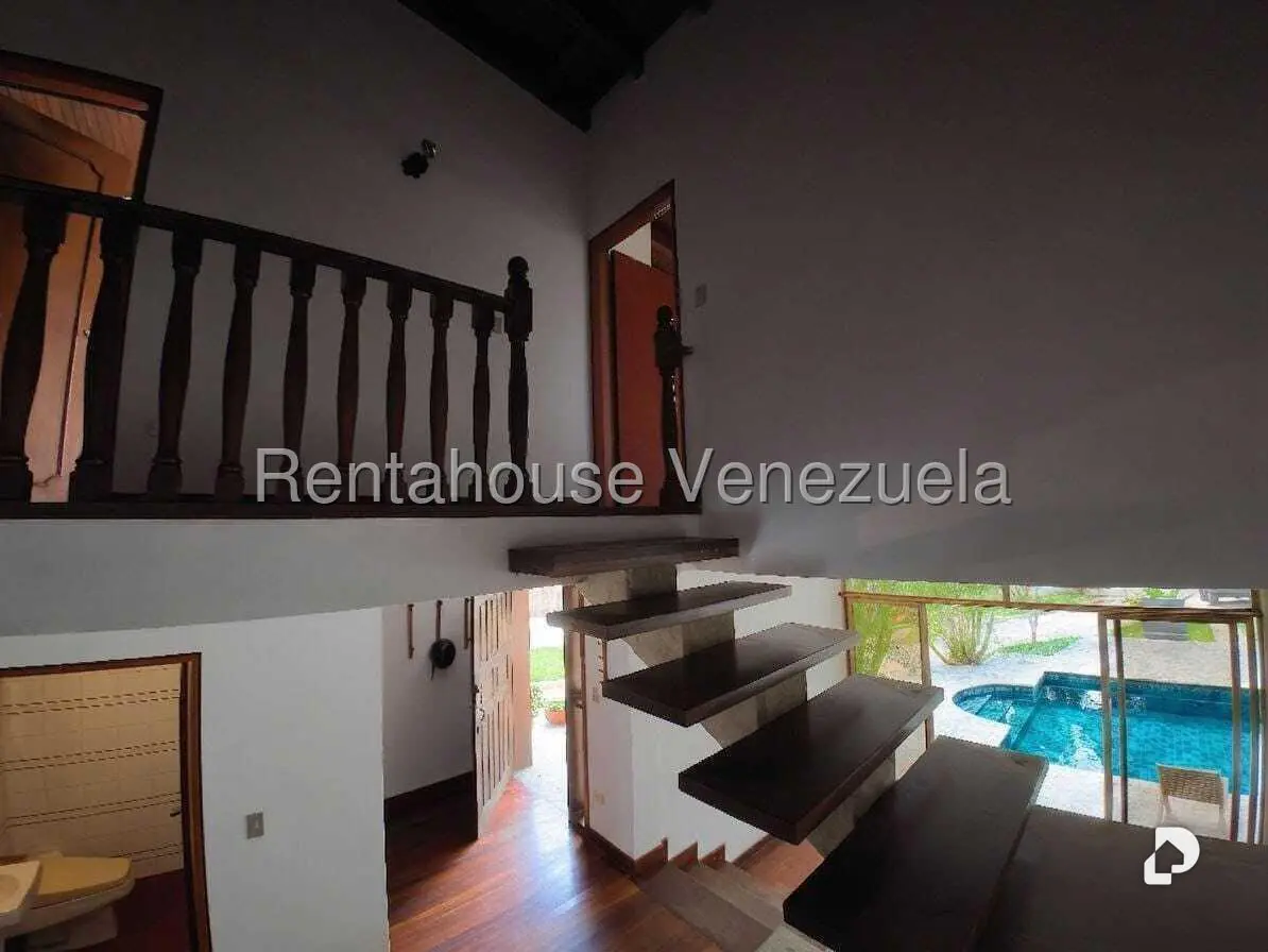 Casa en Oripoto, Caracas – 23