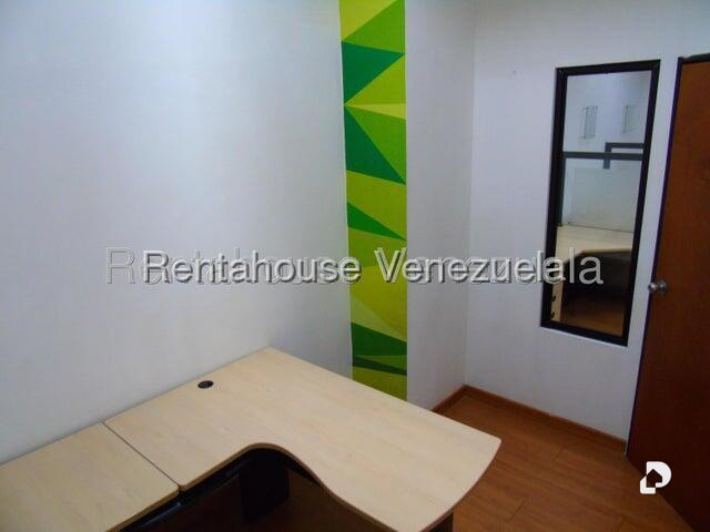Office in Boleíta Norte, Caracas – 15
