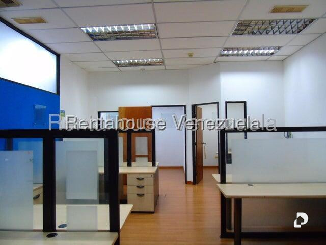 Office in Boleíta Norte, Caracas – 23