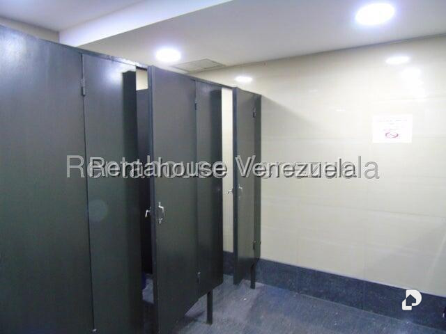 Office in Boleíta Norte, Caracas – 30