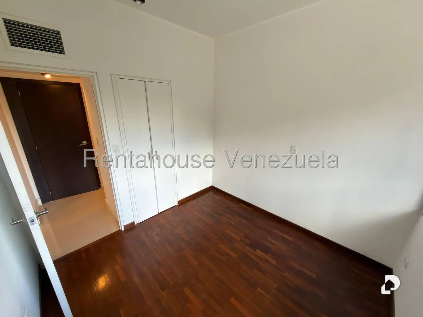 Apartamento en Los Naranjos de las Mercedes, Caracas – 17