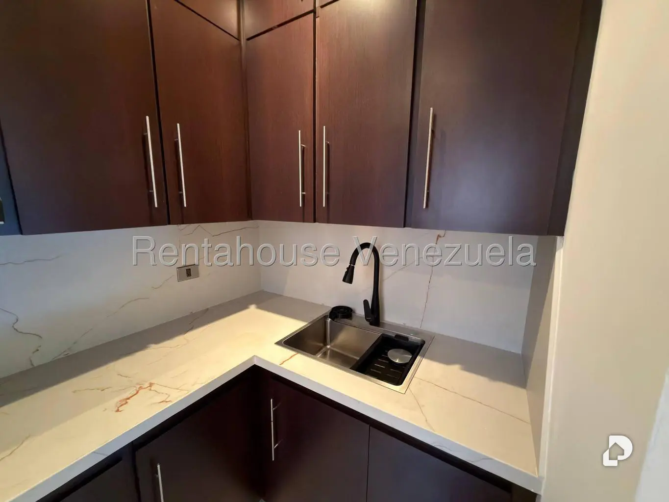 Apartamento en Los Naranjos de las Mercedes, Caracas – 10