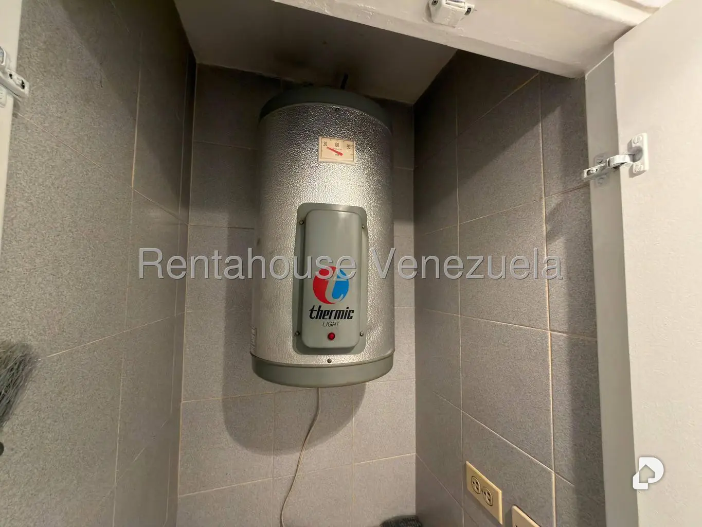 Apartamento en Los Naranjos de las Mercedes, Caracas – 15