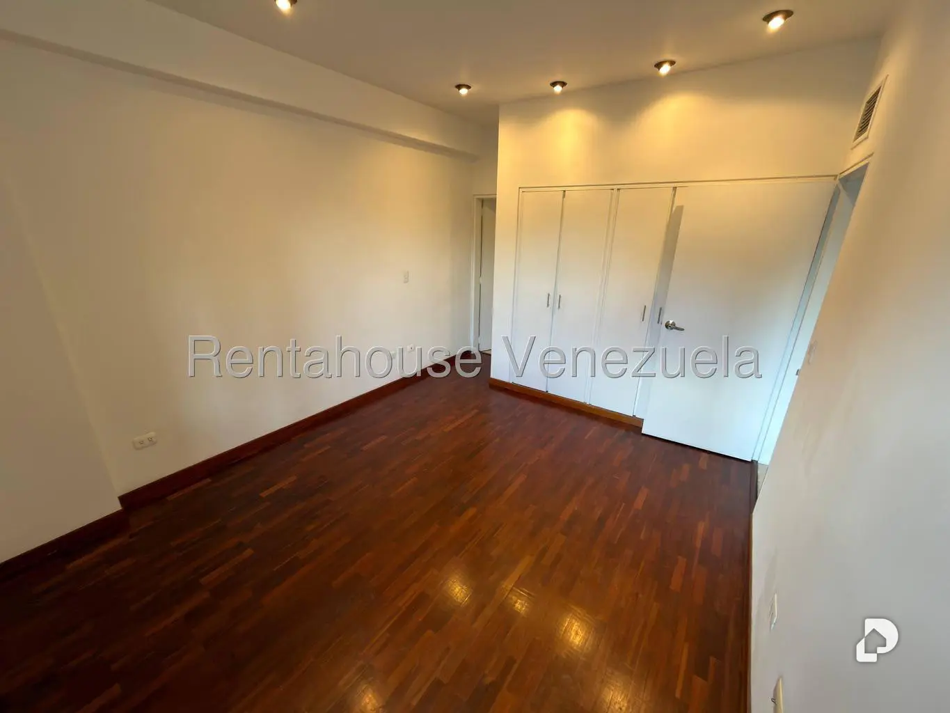 Apartamento en Los Naranjos de las Mercedes, Caracas – 18