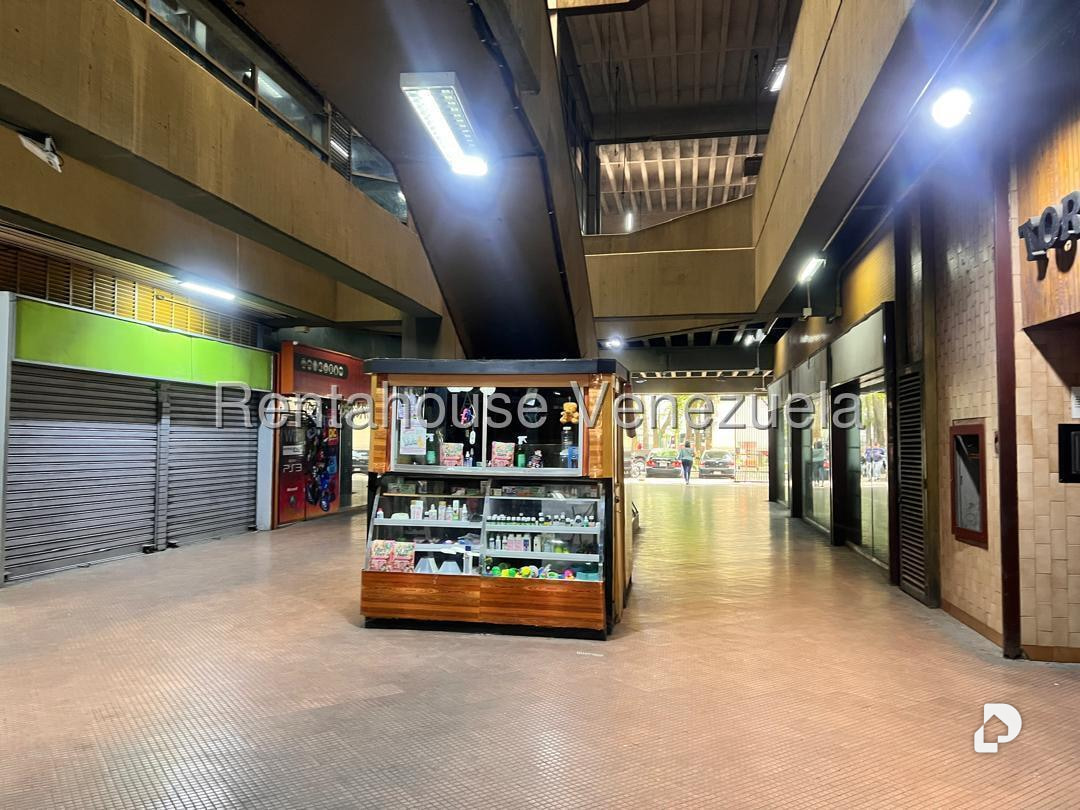 Local comercial en El Paraíso, Caracas – 3