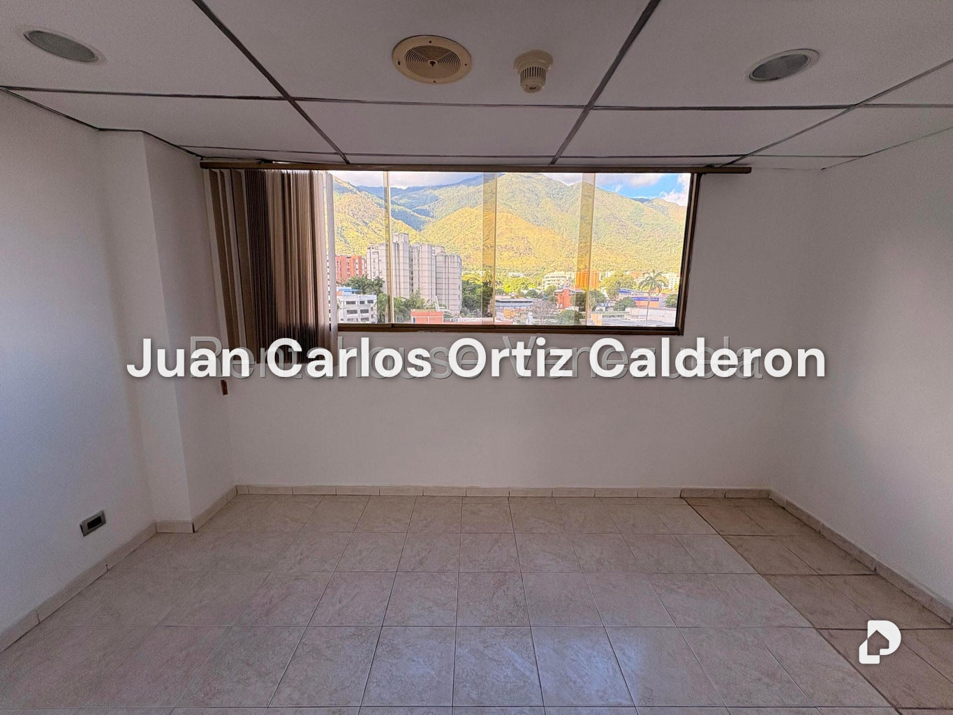 Oficina en Los Dos Caminos, Caracas – 12