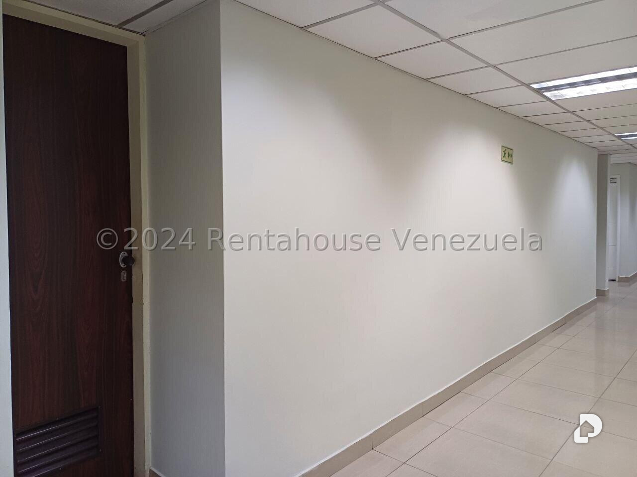 Oficina en Campo Alegre, Caracas – 13