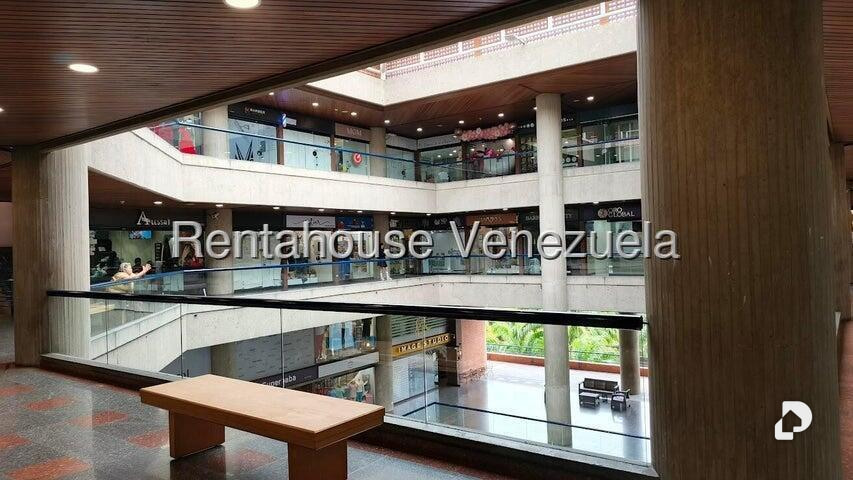 Local comercial en Santa Fe Norte, Caracas – 15