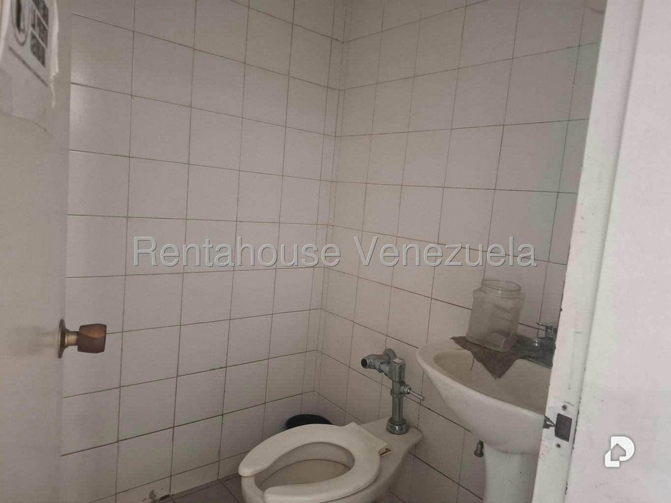 Local comercial en Santa Fe Norte, Caracas – 13