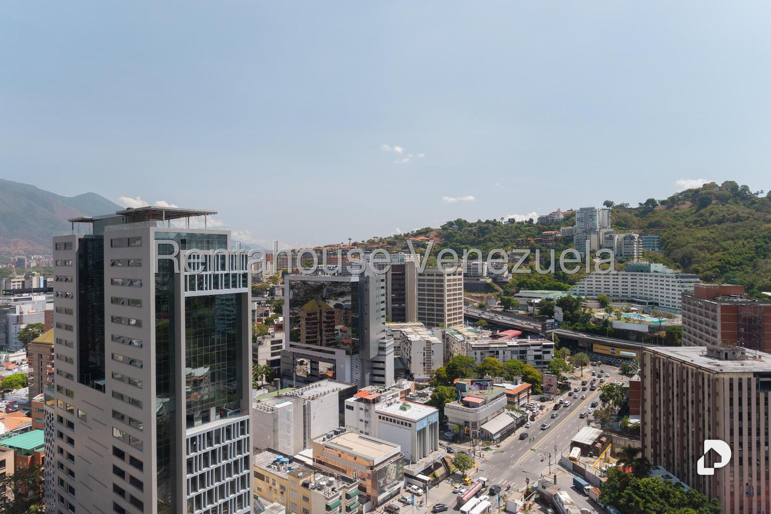 Oficina en Las Mercedes, Caracas – 12