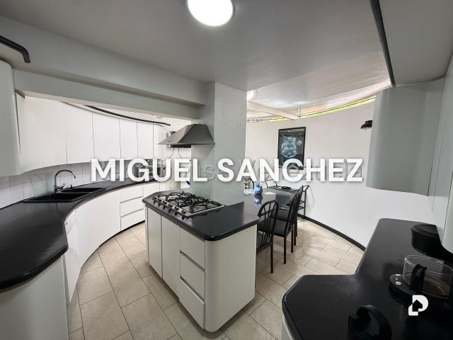 Townhouse en La Boyera, Caracas – 13