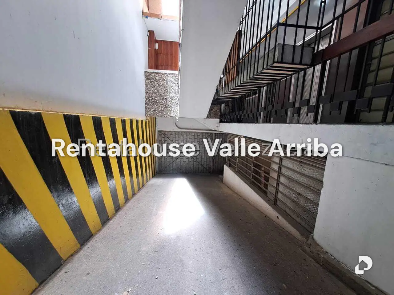 Garaje/Estacionamiento en Chacao, Caracas – 3