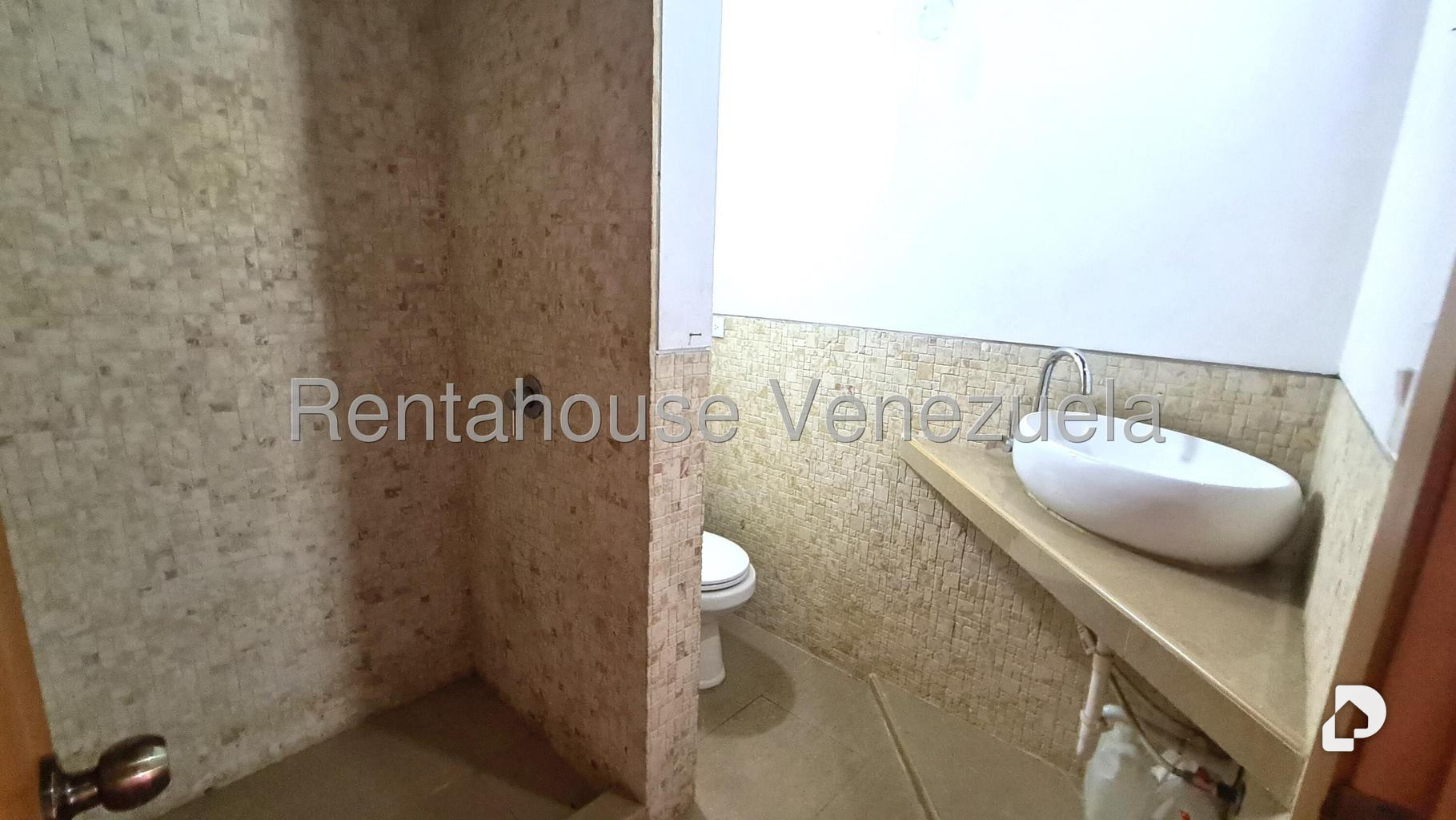 Oficina en Chuao, Caracas – 14