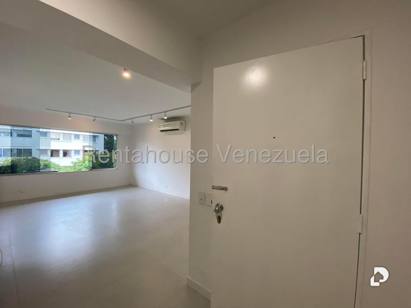 Apartamento en Los Palos Grandes, Caracas – 6