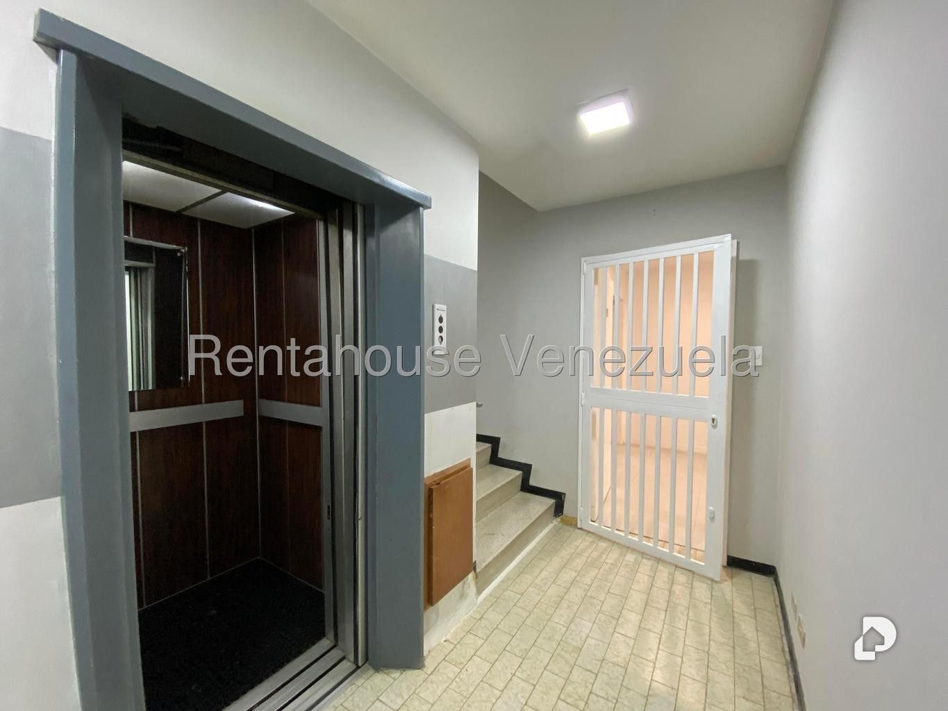 Apartamento en Los Palos Grandes, Caracas – 26