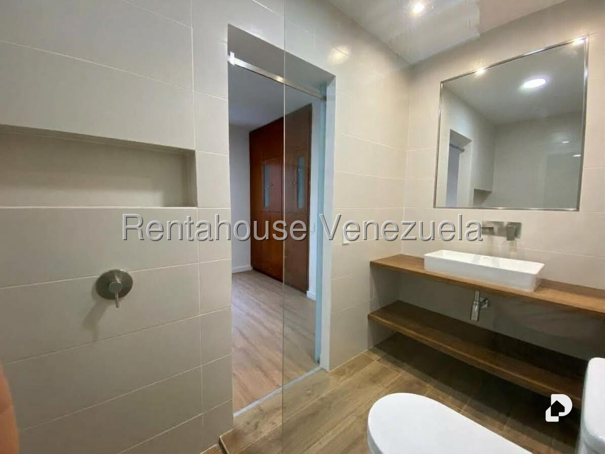 Apartamento en Los Palos Grandes, Caracas – 15