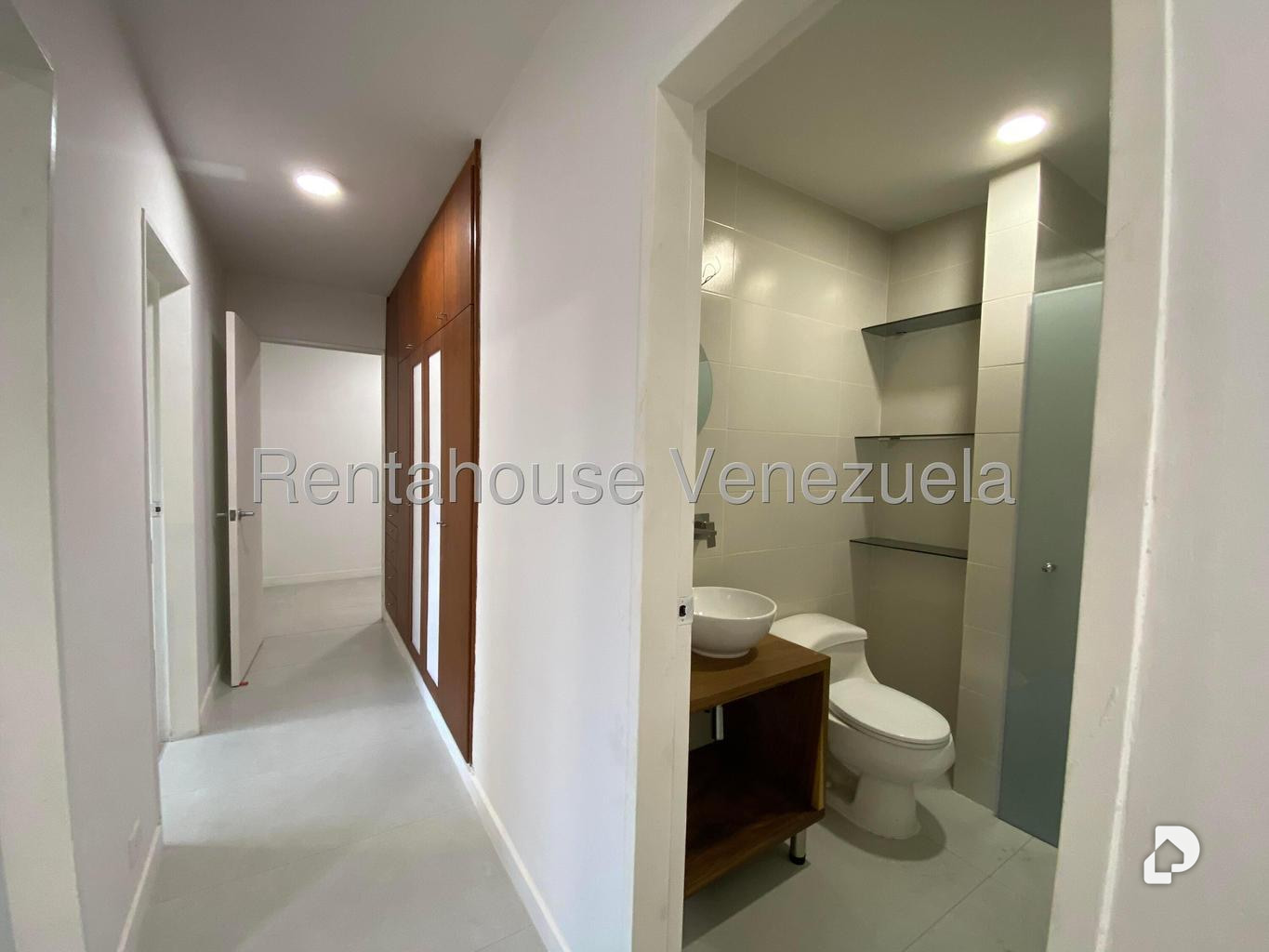 Apartamento en Los Palos Grandes, Caracas – 19