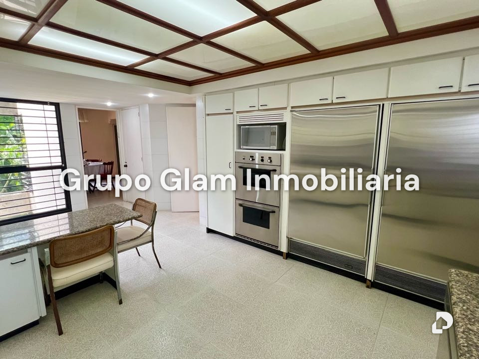 Apartamento en Los Palos Grandes, Caracas – 12