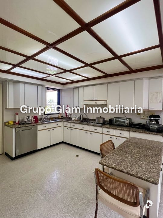 Apartamento en Los Palos Grandes, Caracas – 11