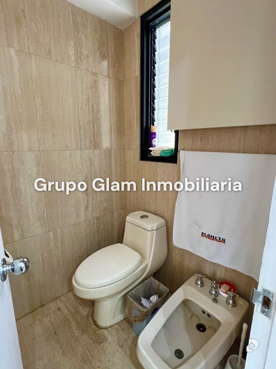 Apartamento en Los Palos Grandes, Caracas – 17