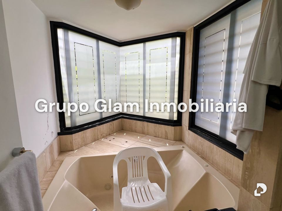 Apartamento en Los Palos Grandes, Caracas – 18