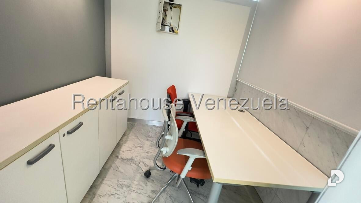 Local comercial en Los Dos Caminos, Caracas – 16
