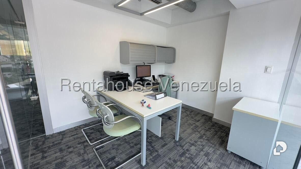 Local comercial en Los Dos Caminos, Caracas – 14