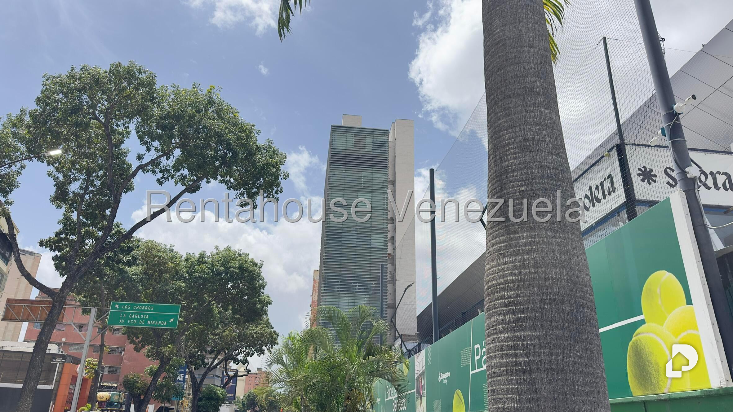 Local comercial en Los Dos Caminos, Caracas – 27