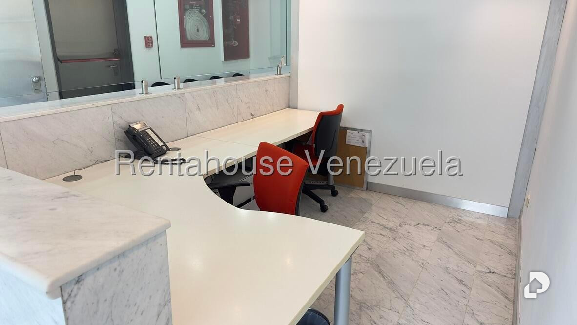 Local comercial en Los Dos Caminos, Caracas – 23