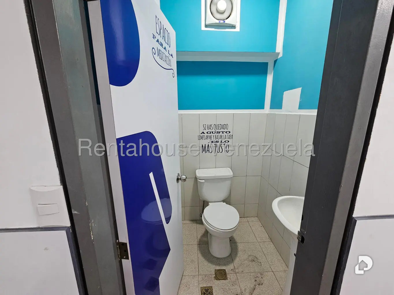 Local comercial en La Urbina, Caracas – 9