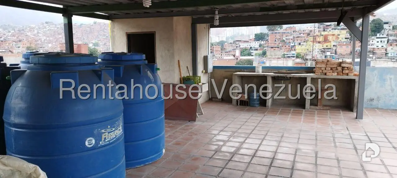Edificio en Petare, Caracas – 19