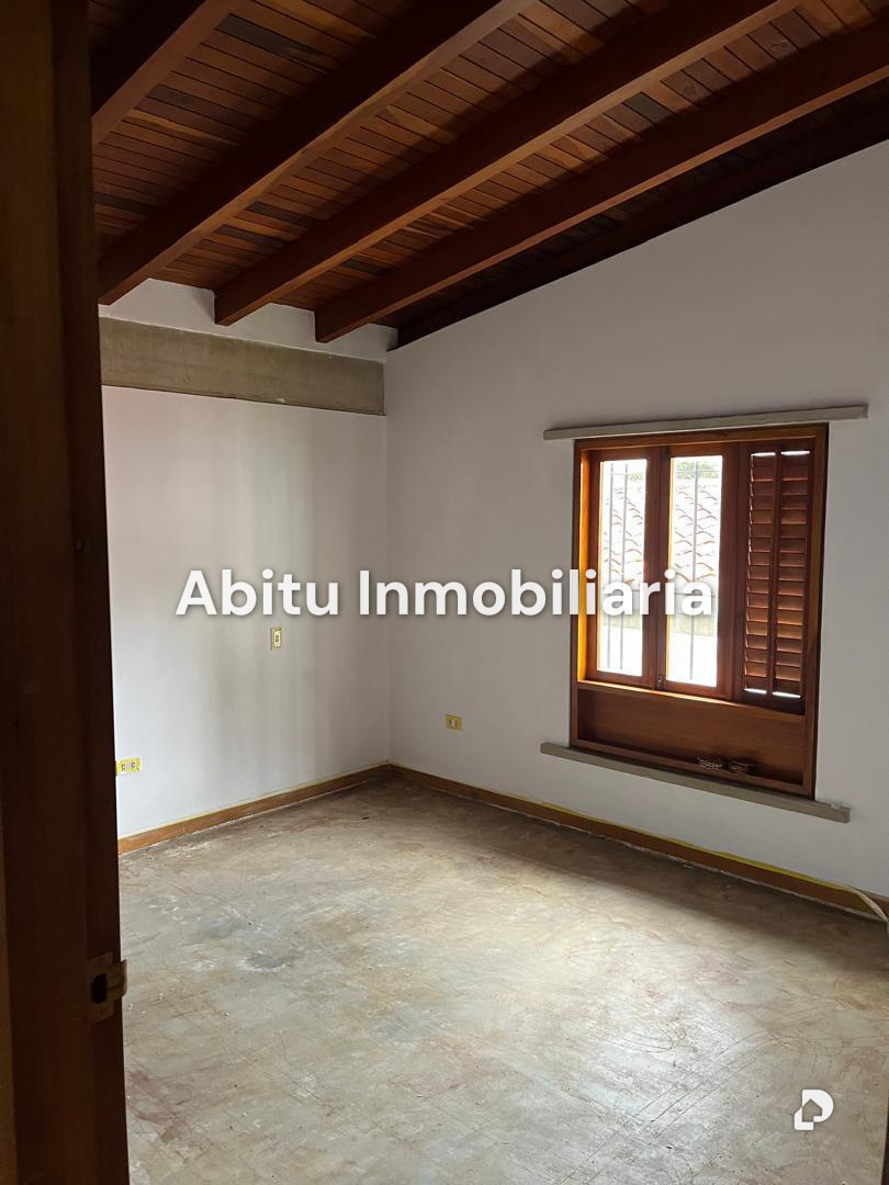 Casa en La Lagunita, Caracas – 12