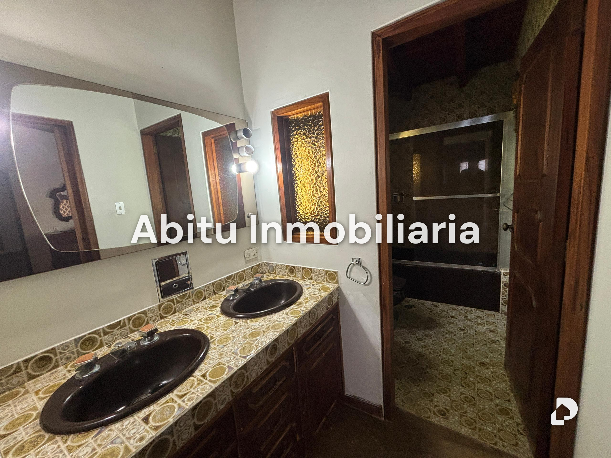 Casa en La Lagunita, Caracas – 14