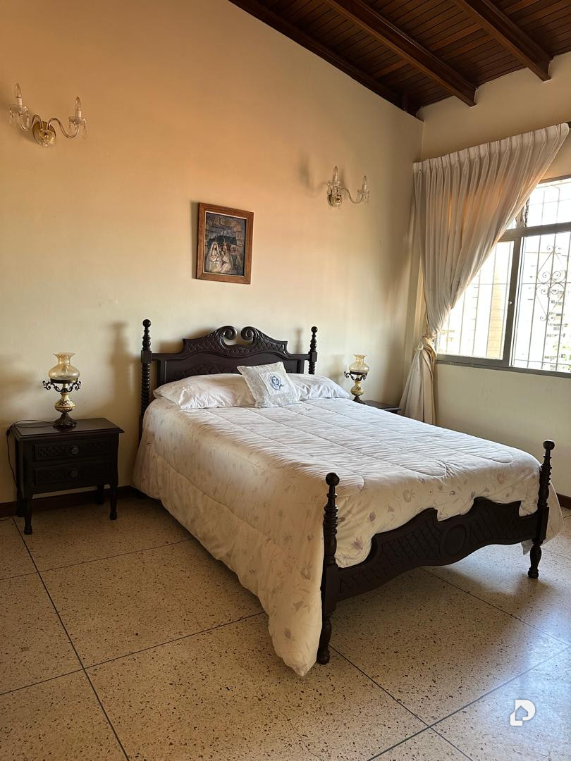 House in Terrazas del Club Hípico, Caracas – 25