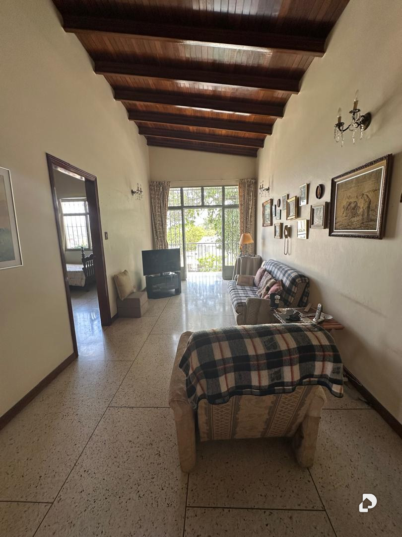 House in Terrazas del Club Hípico, Caracas – 15