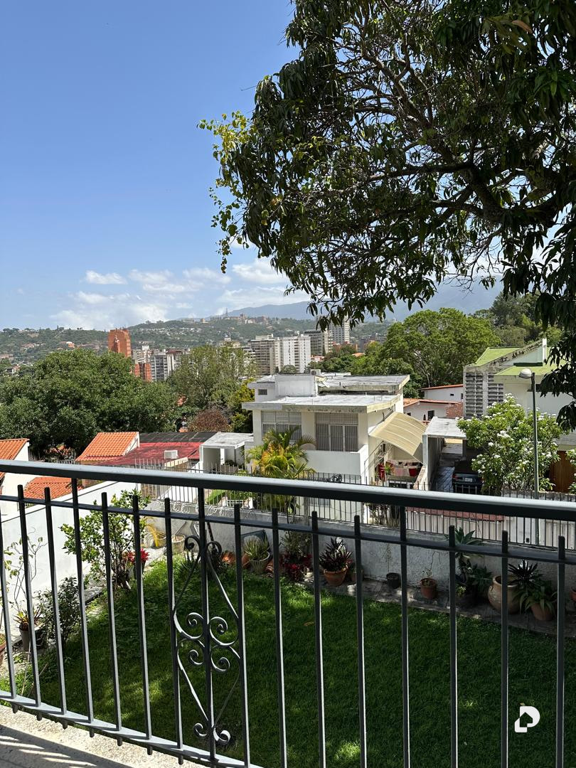House in Terrazas del Club Hípico, Caracas – 16