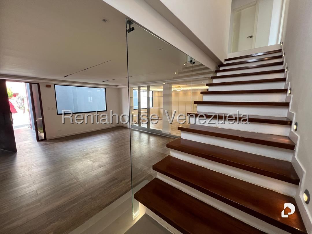 Casa en Los Palos Grandes, Caracas – 26