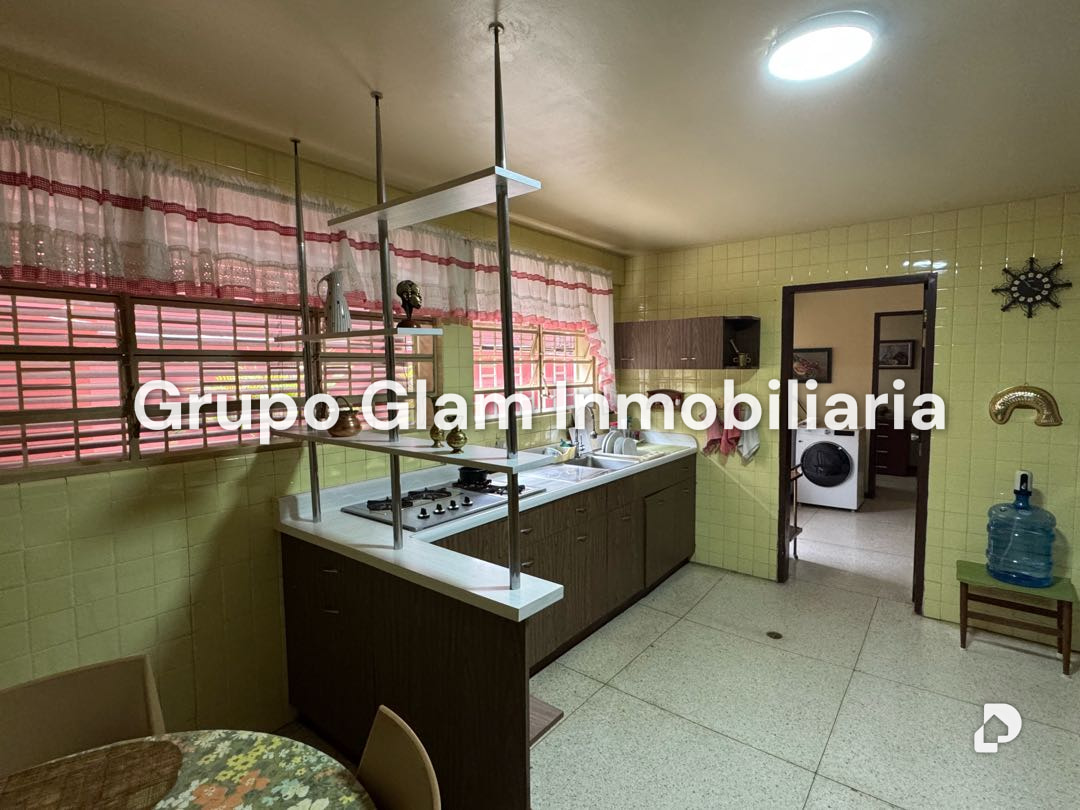 Casa en San Román, Caracas – 14