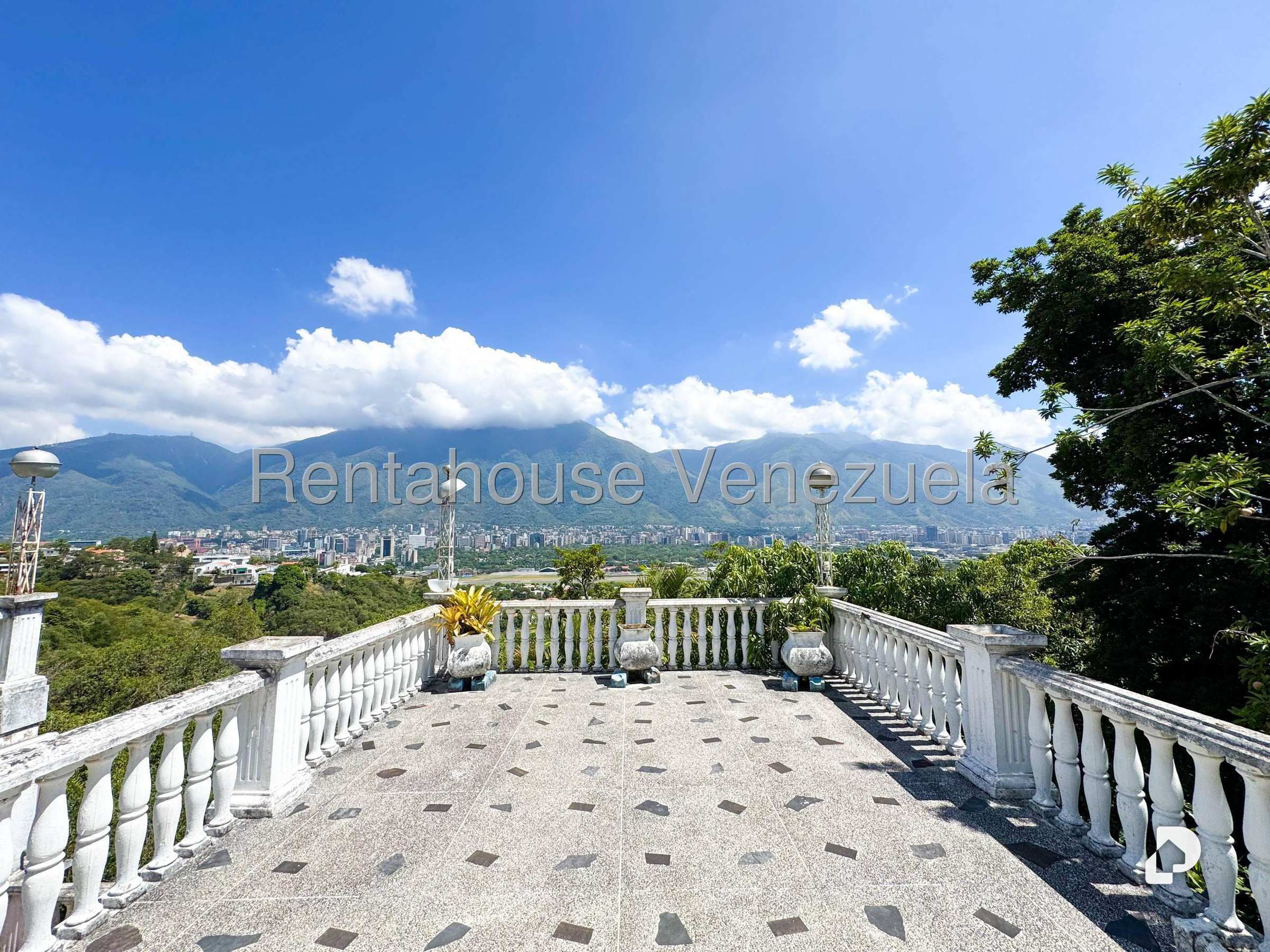 Casa en Lomas del Mirador, Caracas – 36