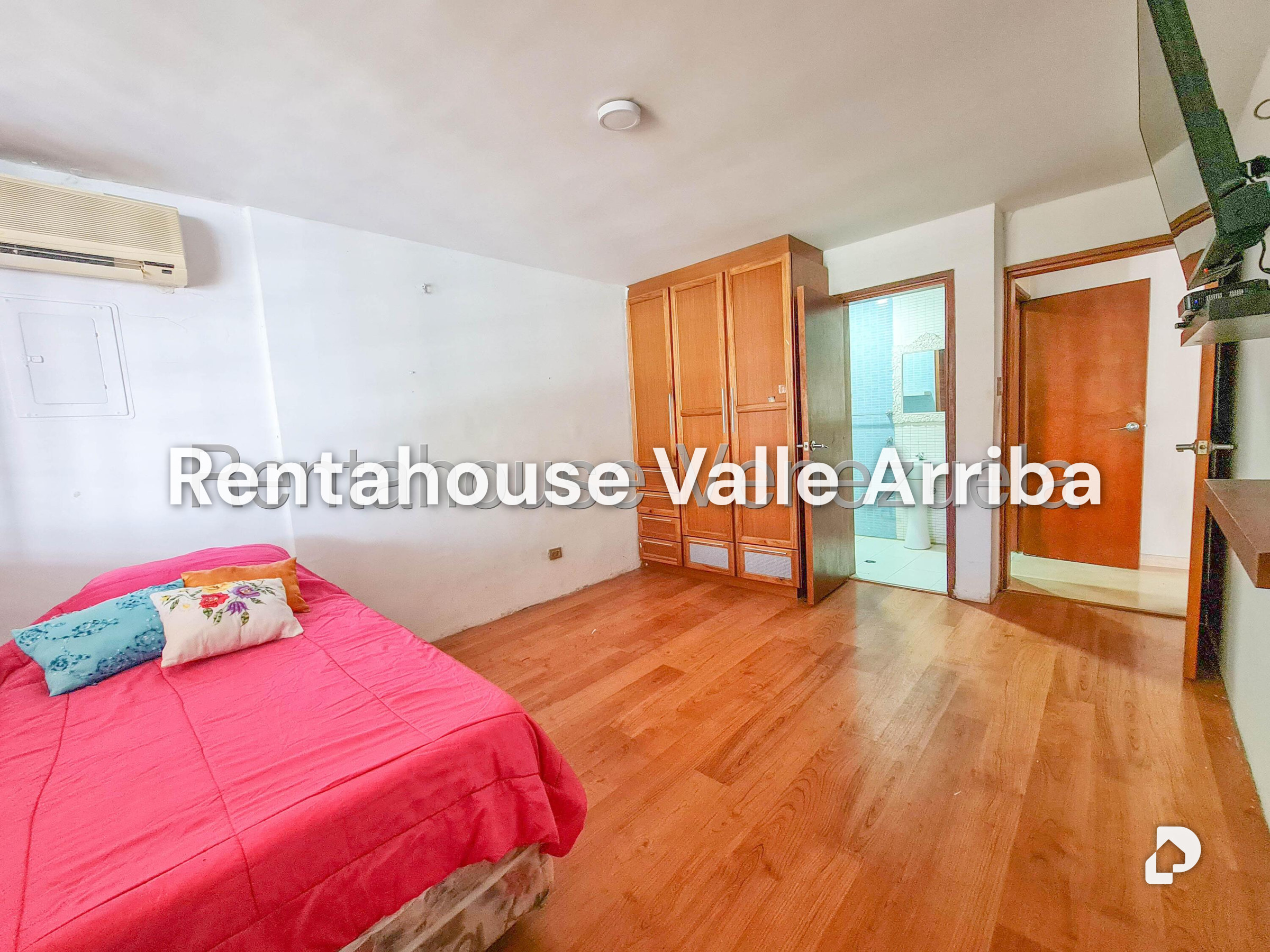 Casa en Cumbres de Curumo, Caracas – 17