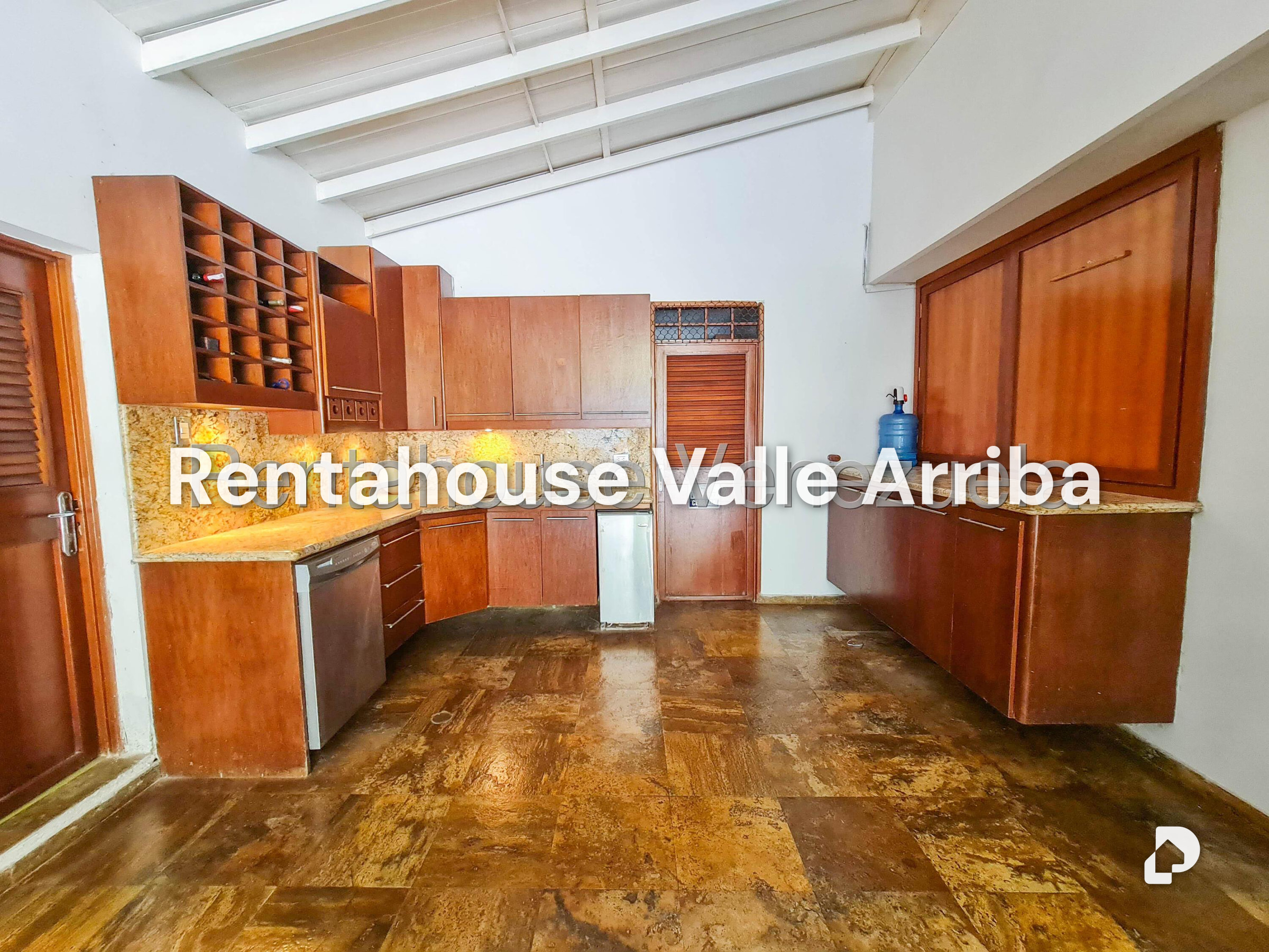 Casa en Cumbres de Curumo, Caracas – 9