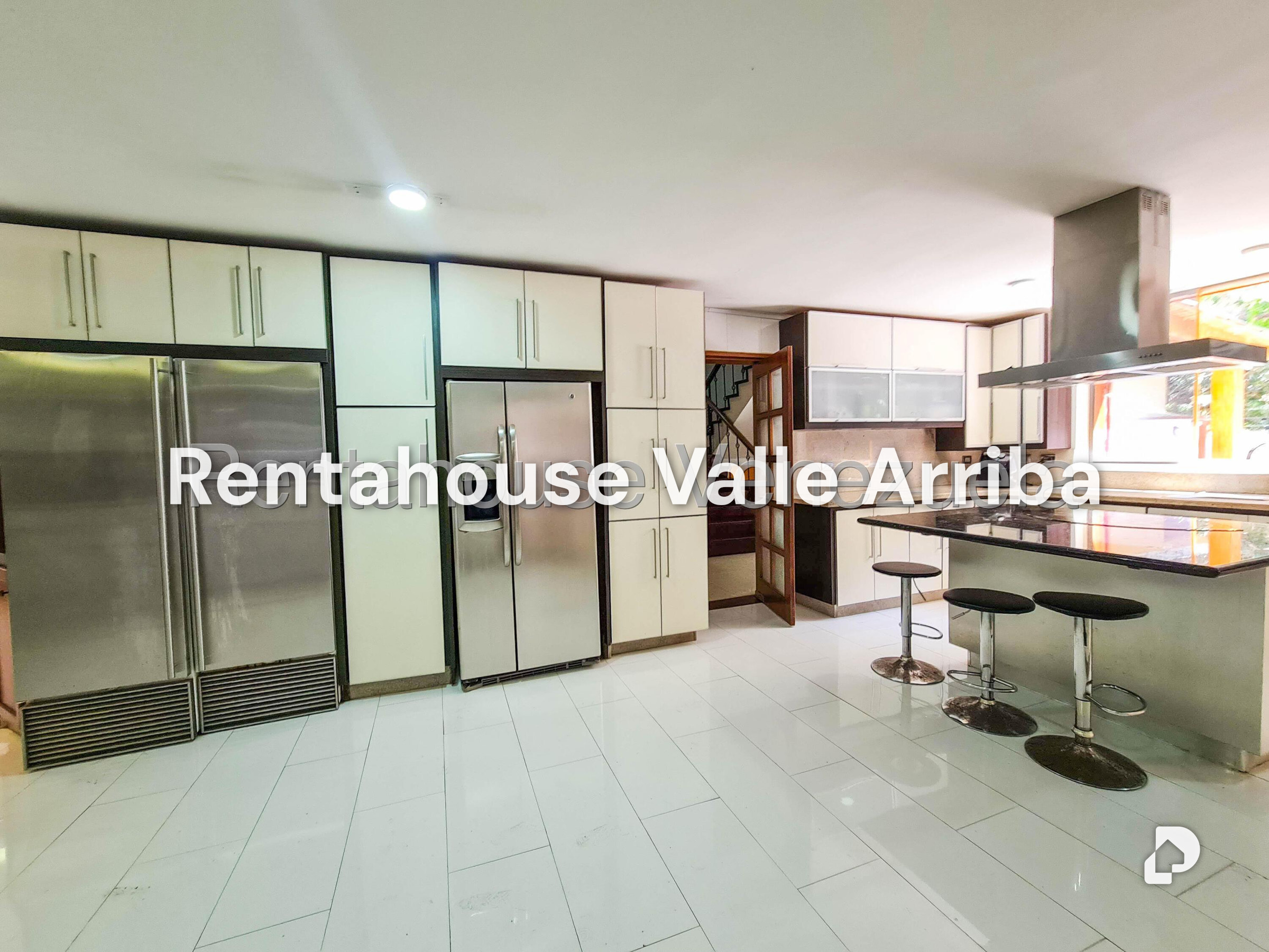 Casa en Cumbres de Curumo, Caracas – 23