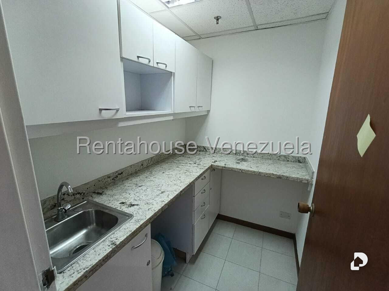 Office in El Bosque, Caracas – 26