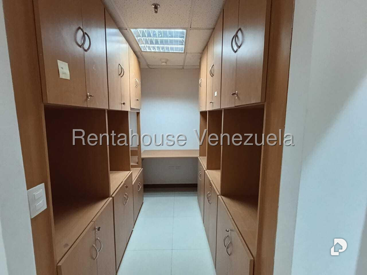 Office in El Bosque, Caracas – 22