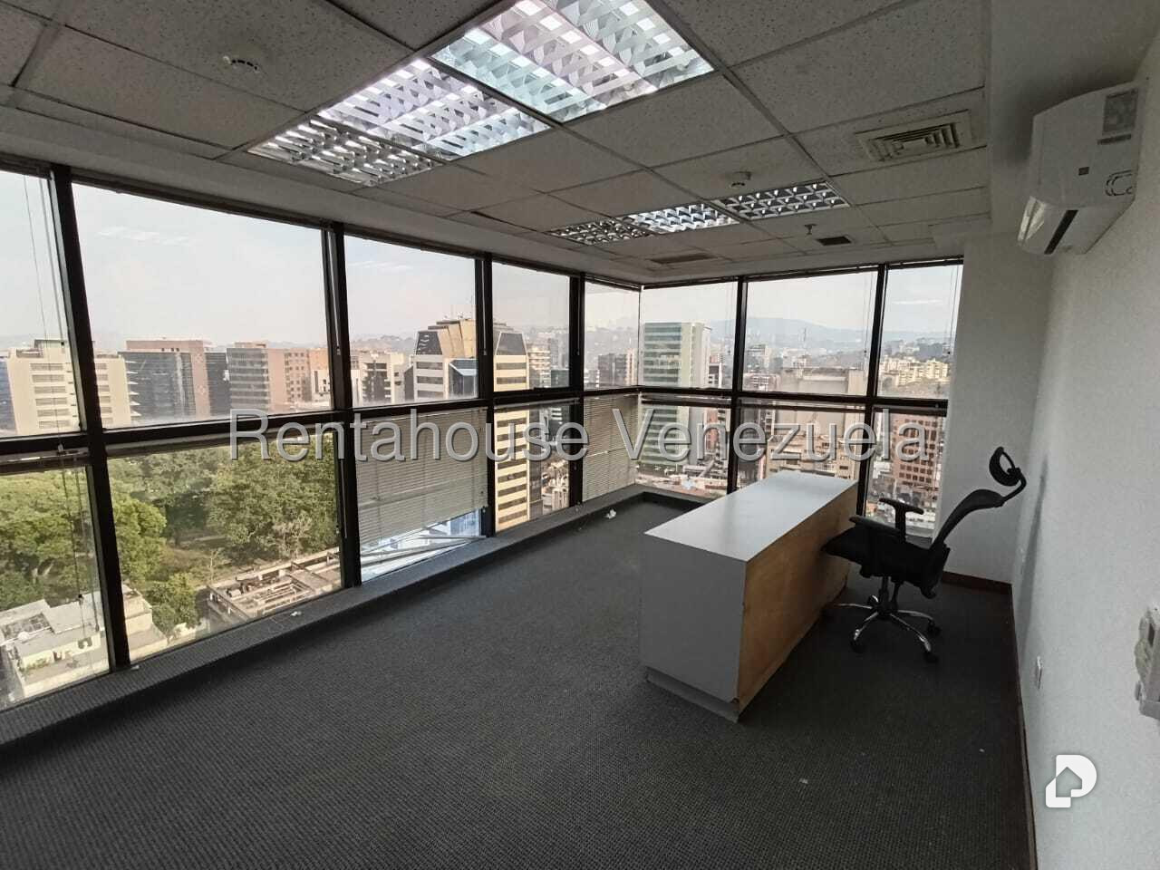 Office in El Bosque, Caracas – 18