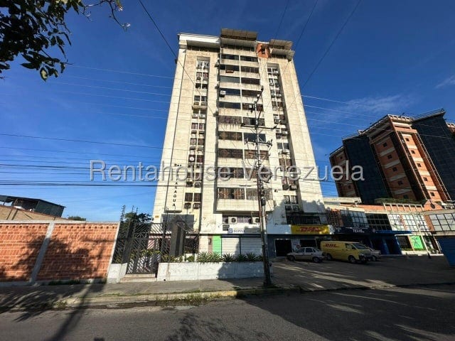 Apartamento en Urbanización San Miguel, Maracay - 1
